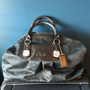 👜 Gorgeous Gun Metal Gray Coach Purse for Sale! 👜